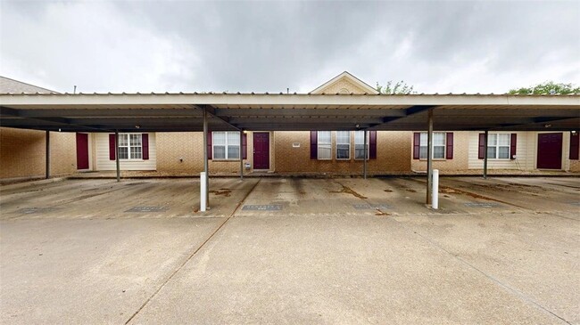 Primary Photo - 609 Townplace Dr