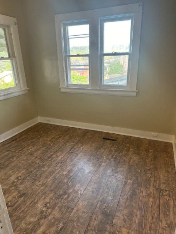 Building Photo - 644 Vine St