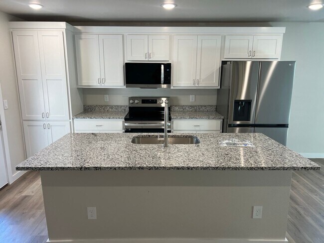 Building Photo - NEW 3 BEDROOM HOME IN ELM MEADOWS!