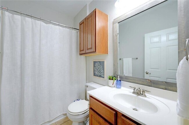 Building Photo - 212 Housefinch Loop