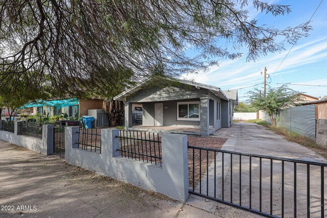 Building Photo - 126 S 10th Ave