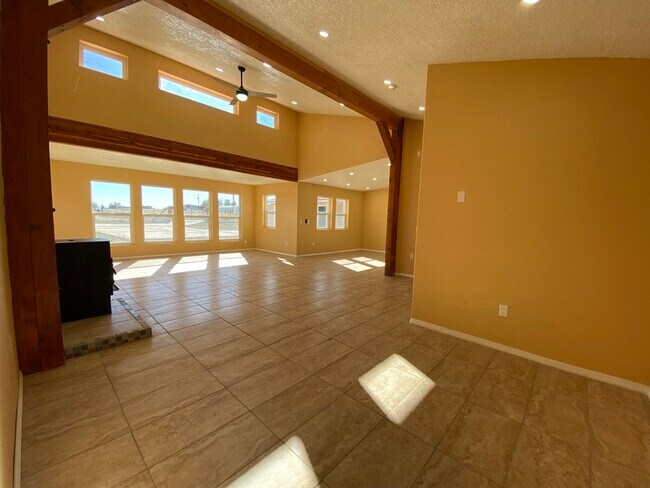 Building Photo - 72 Aspen Dr