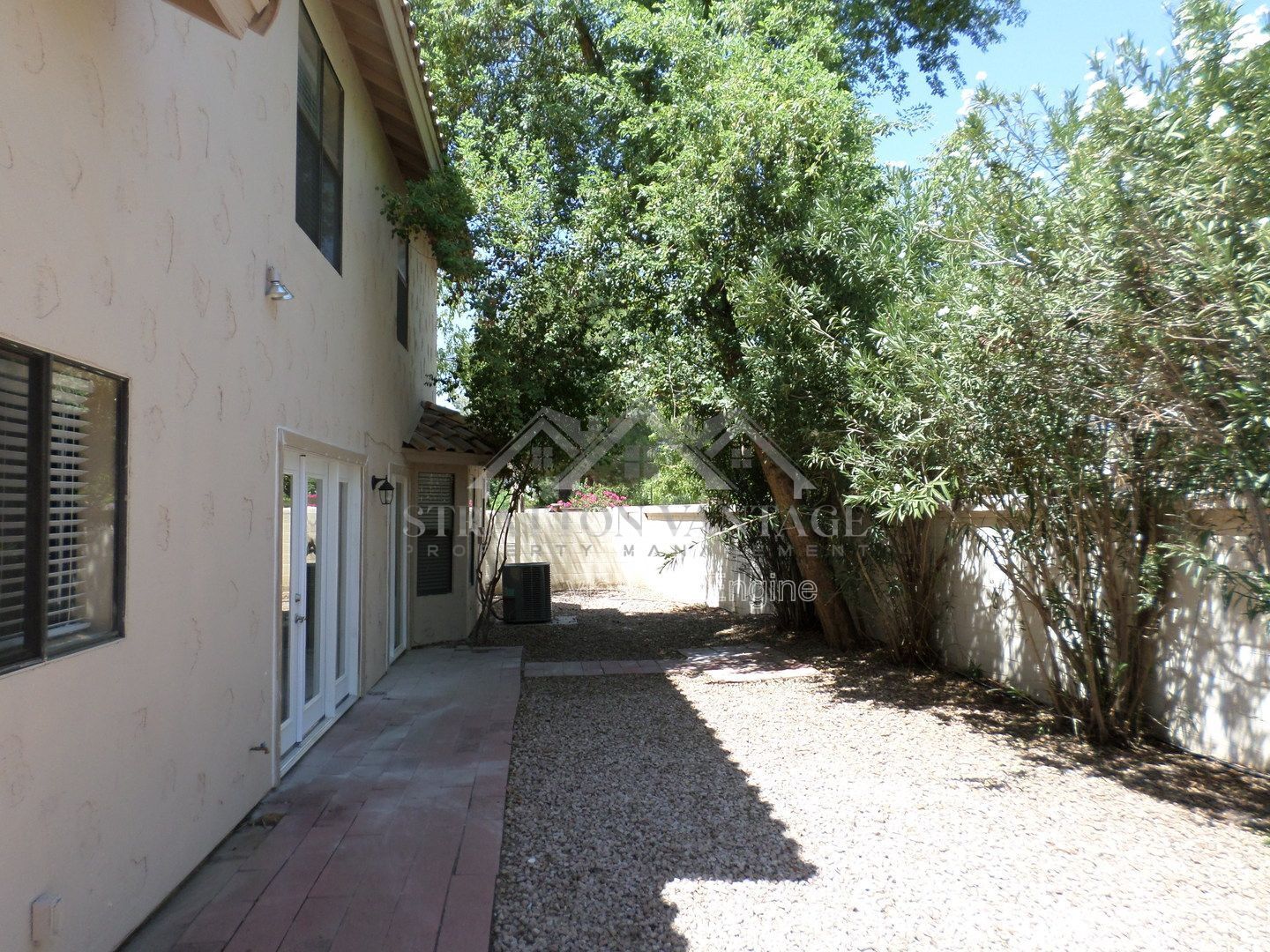 Building Photo - 1814 E Oak Harbor Dr