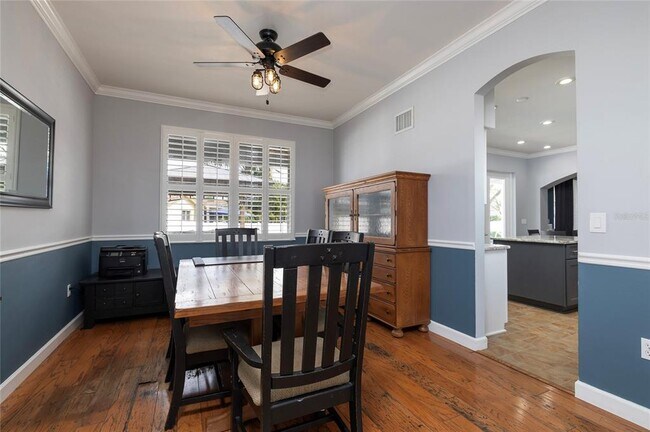 Building Photo - 4859 Augusta Ave