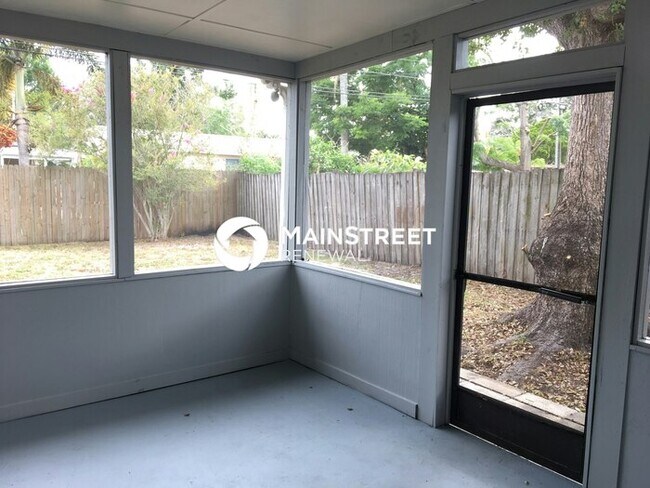 Building Photo - 3 Bedroom Pet-Friendly Home in Clearwater,...