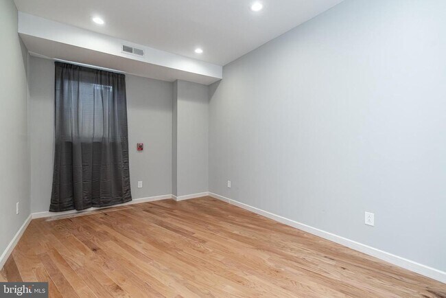 Building Photo - 2045 N College Ave