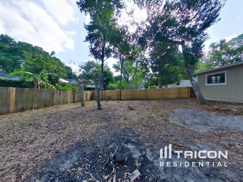 Building Photo - 357 Banyan Dr