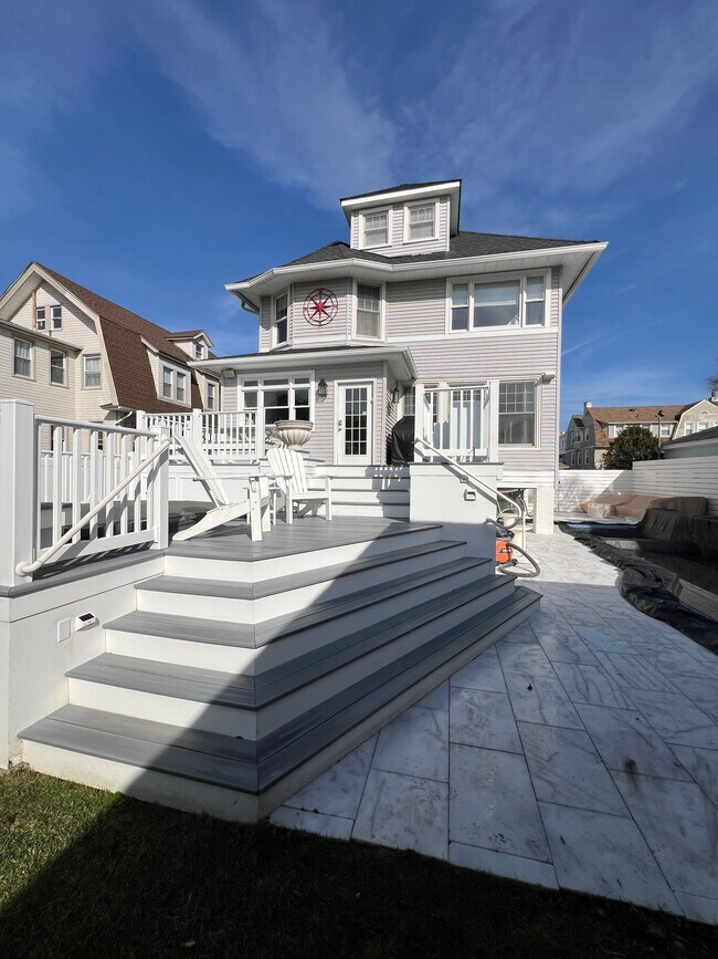 Building Photo - 16 S Somerset Ave