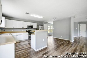 Building Photo - 8807 Shadow Wood Ln