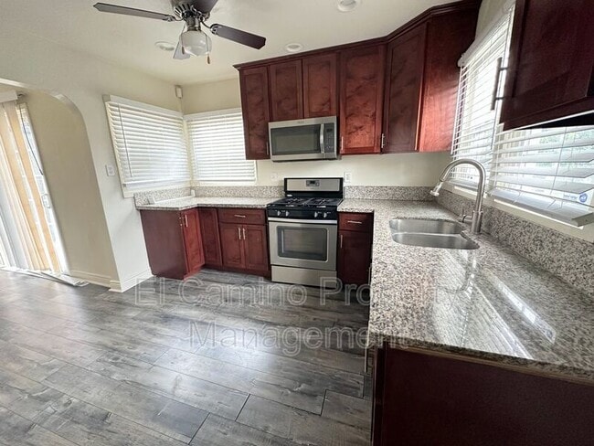 Building Photo - 8725 Dalton Ave