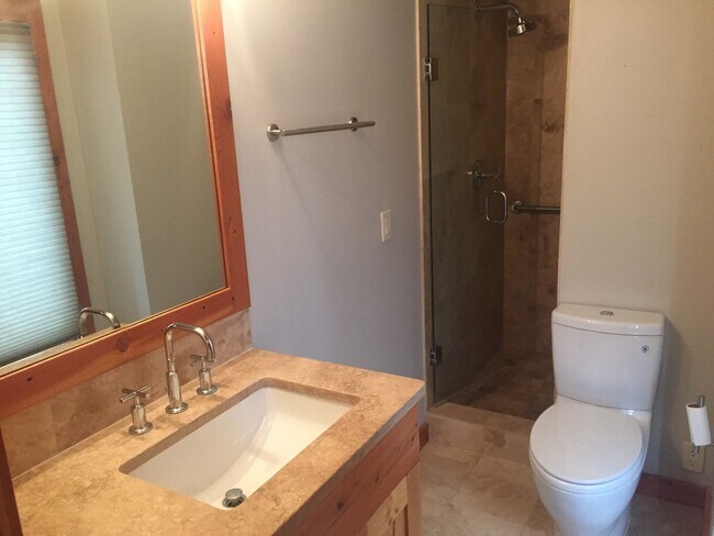 Building Photo - Amazing High End Condo in Award Winning "C...