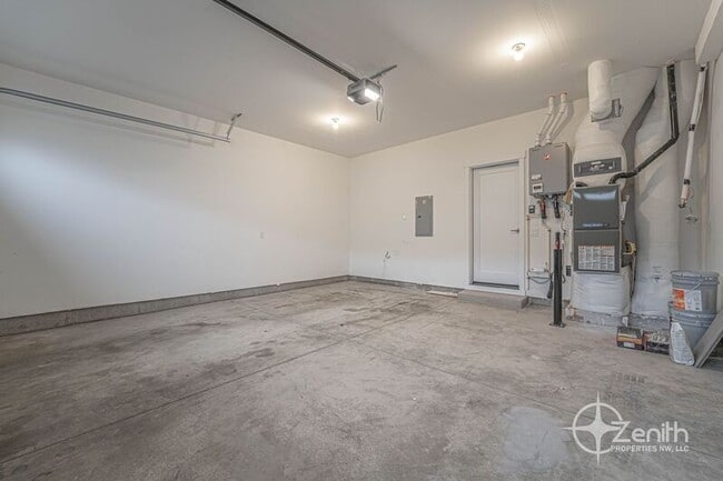 Building Photo - 10004 NE 134th Ave