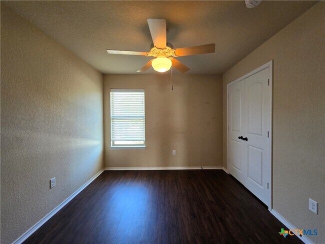 Building Photo - 203 Anne Louise Dr