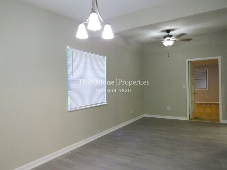 Building Photo - 5737 Carnation Rd