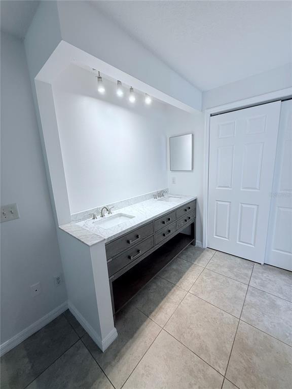 Building Photo - 7849 Sugar View Ct