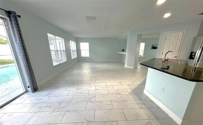 Building Photo - 642 Elderberry Dr