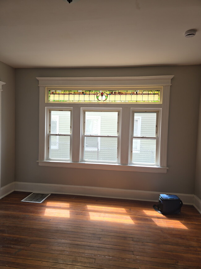Building Photo - 23 Elmwood Ave