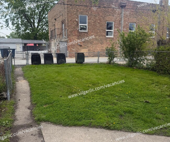 Building Photo - 610 W 144th St