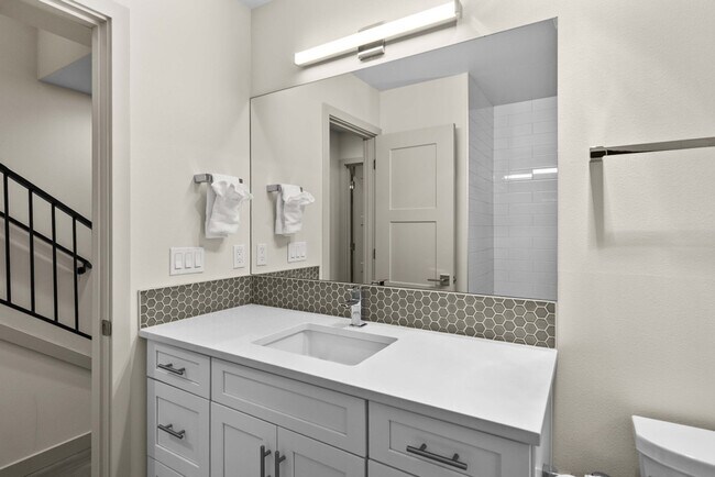 Building Photo - 5210b Brooklyn Ave NE