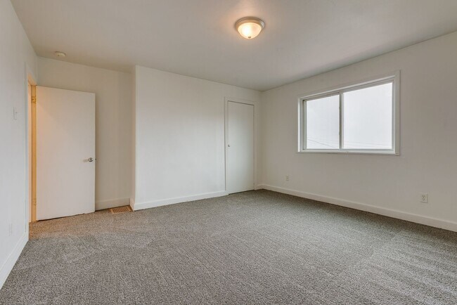 Building Photo - Available August 1st 2026 - Renovated 2+ Bedroom Home w/ Updates Throughout!