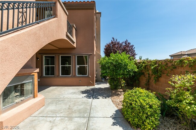 Building Photo - 11370 Merado Peak Dr