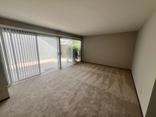 Building Photo - 111 Escobar Ct