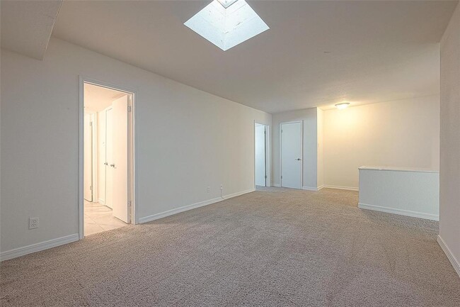 Building Photo - 1330 Augusta Dr