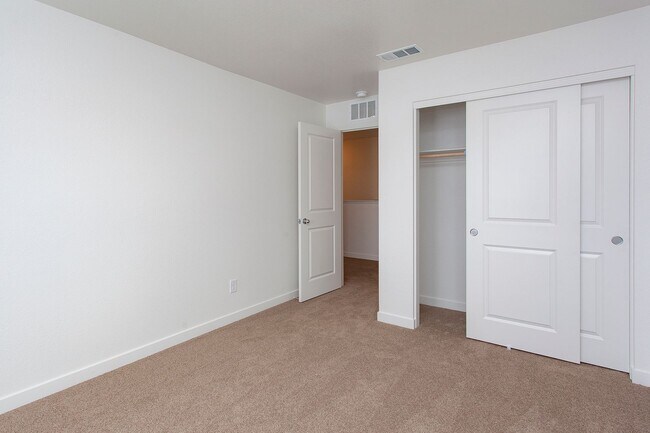Building Photo - 436 Summer Triangle