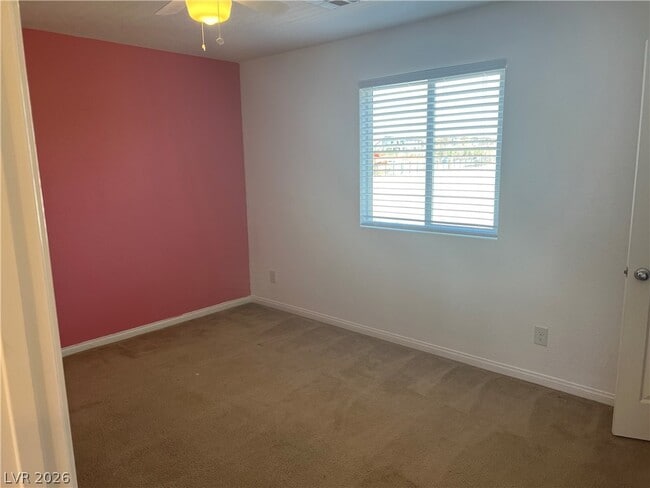 Building Photo - 10862 Knickerbocker Ave