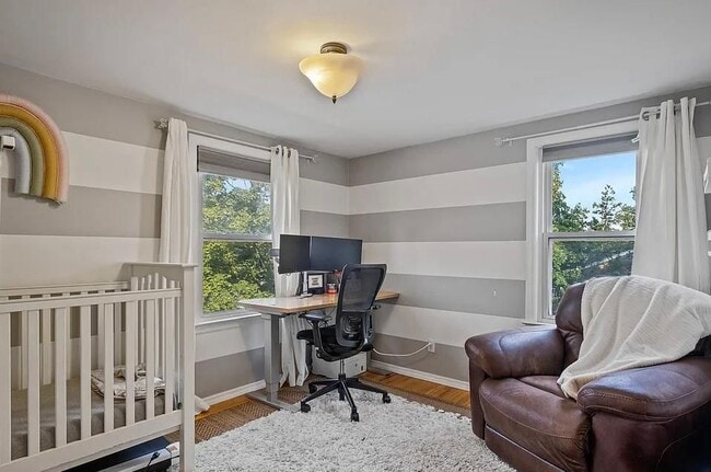 Building Photo - 2416 Aleda Ave SE