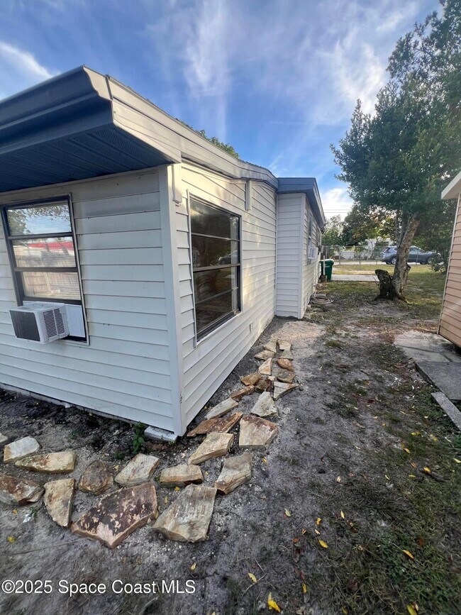 Building Photo - 1616 Terrace St