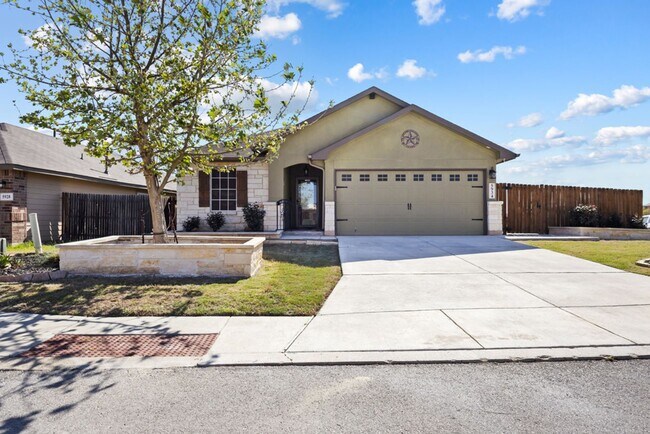 Building Photo - Well-Maintained 3-Bedroom Home – Ideal for Students & Professionals!