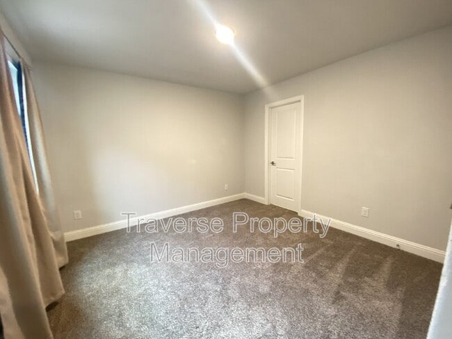 Building Photo - 115 Peach Orchard Ln