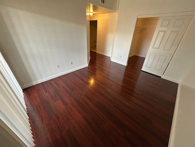 Building Photo - Charming condo in desirable West Las Vegas location