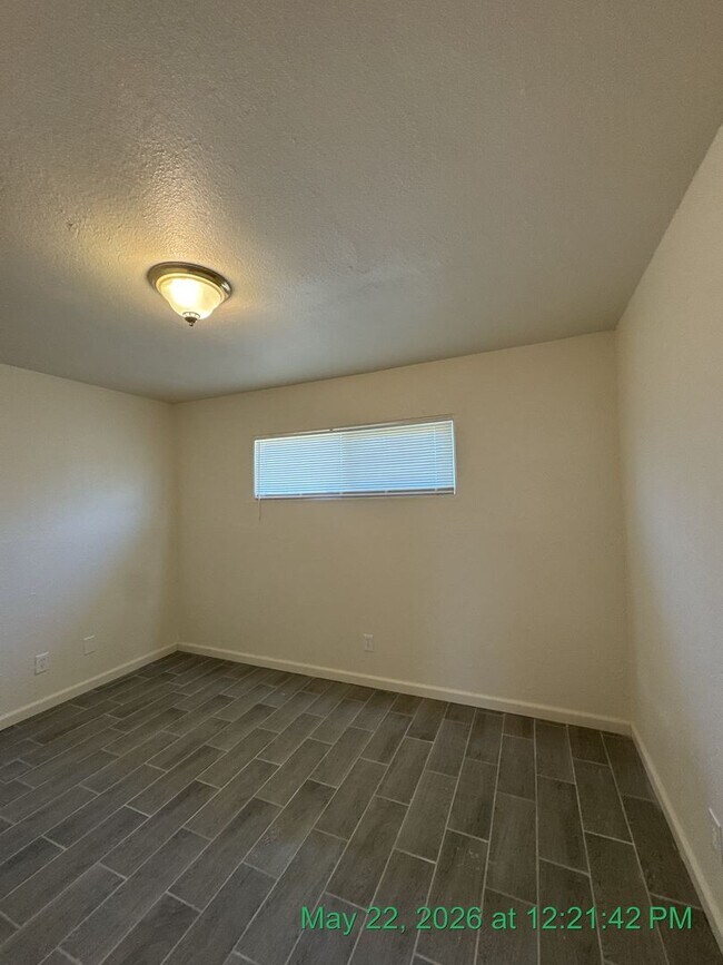 Building Photo - 3236