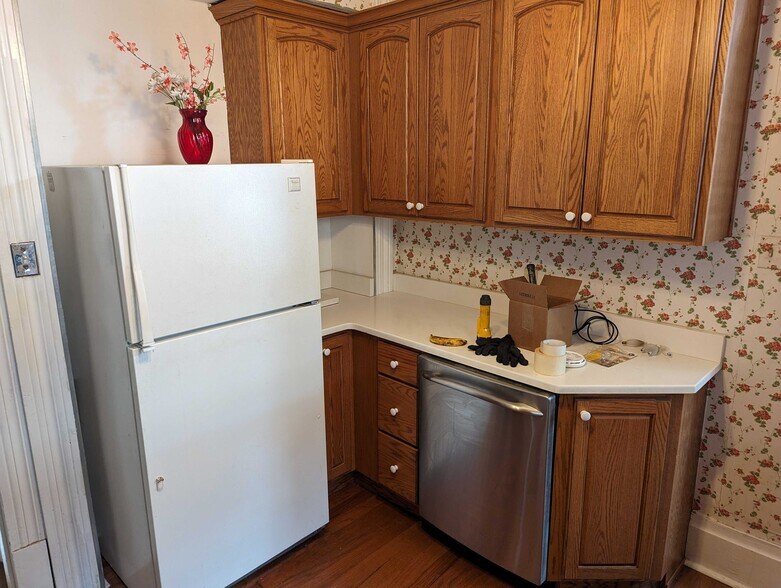 Kitchen - 402 N Main St