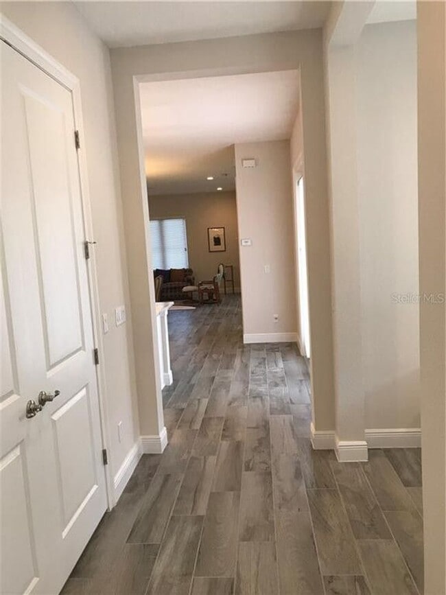 Building Photo - 8896 Bismarck Palm Dr