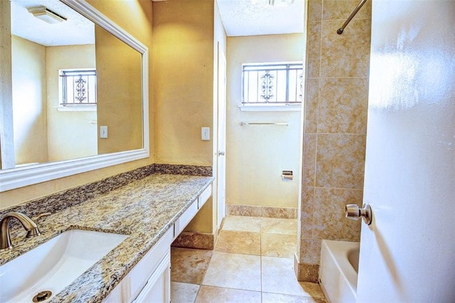 Building Photo - 6615 Briar Terrace Dr