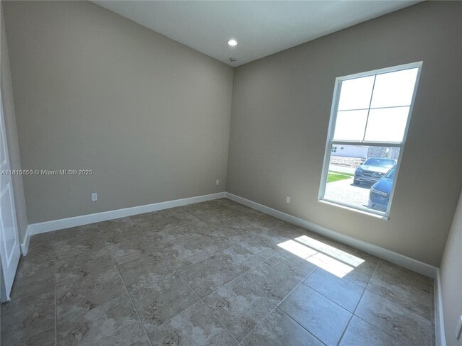 Building Photo - 15180 Wildwood Cir