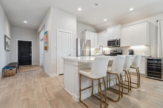 Building Photo - 3049 Sorrento Hl Dr