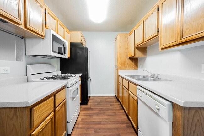 Building Photo - Like-New 2BR/2BA Condo in Gated Manzanita Community – Vaulted Ceilings & Fireplace!