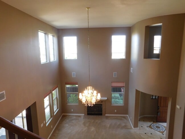 Building Photo - 2750 Dove Tail Dr