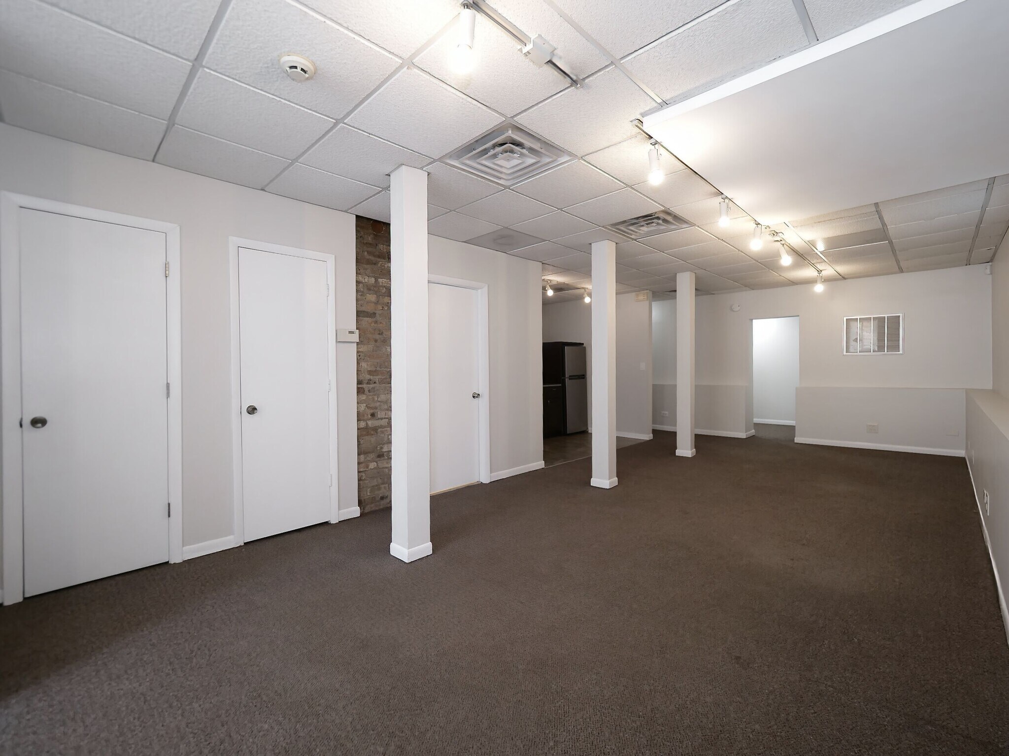 Building Photo - 4344 N Western Ave