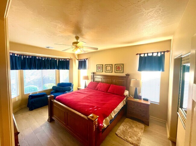 Master bedroom - 4369 S Aspen Glow Dr