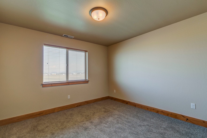 Building Photo - 4737 Sherwood Way