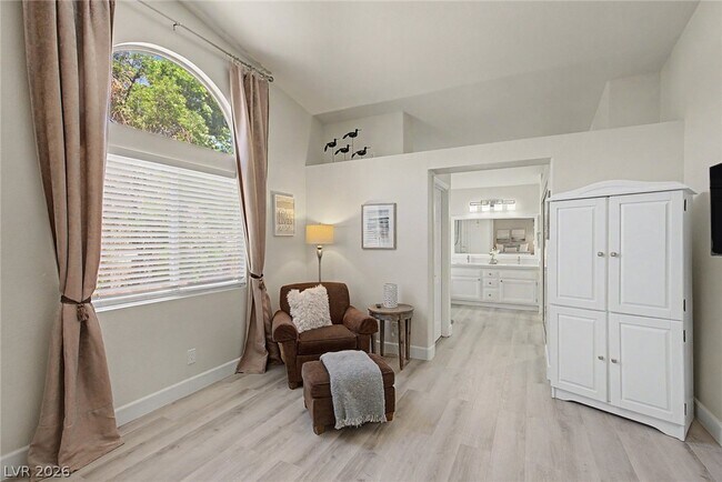 Building Photo - 2025 Shining Feather Ln