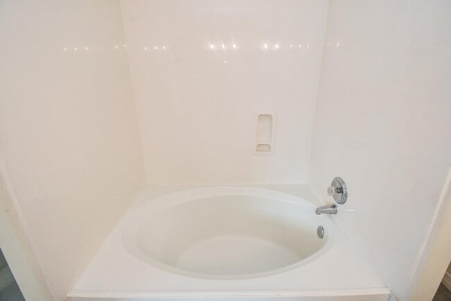 Building Photo - 13646 Garden Grove Ct