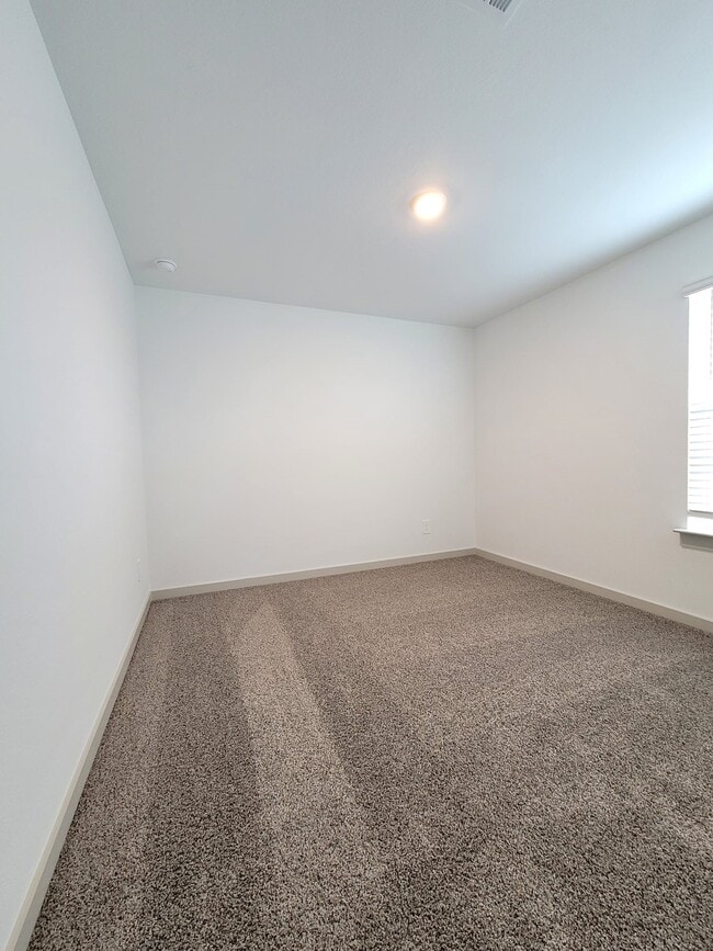 Building Photo - 4915 Pne Hvn Ln