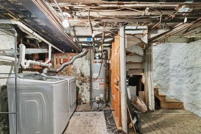 Building Photo - 7 Perham St