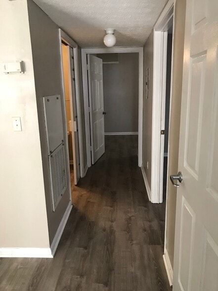 Building Photo - 2113 Magazine St